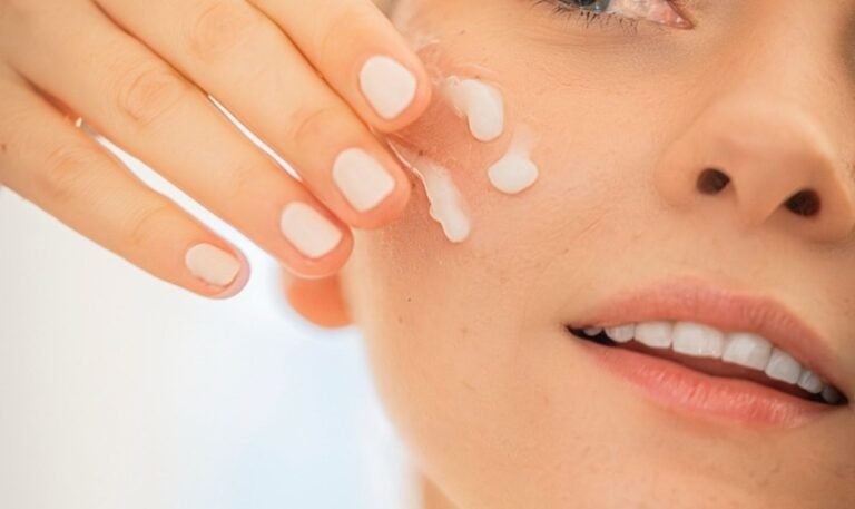 Simple skincare routine for beginners — morning and night basics